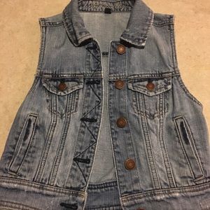 Cute jean vest from American Eagle